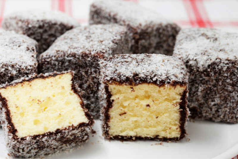 lamington australian cake